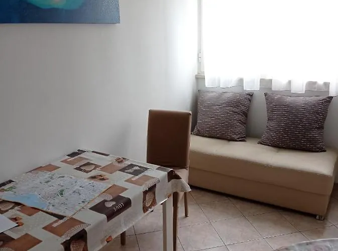 Nice And Cozy Two Single Bed Room